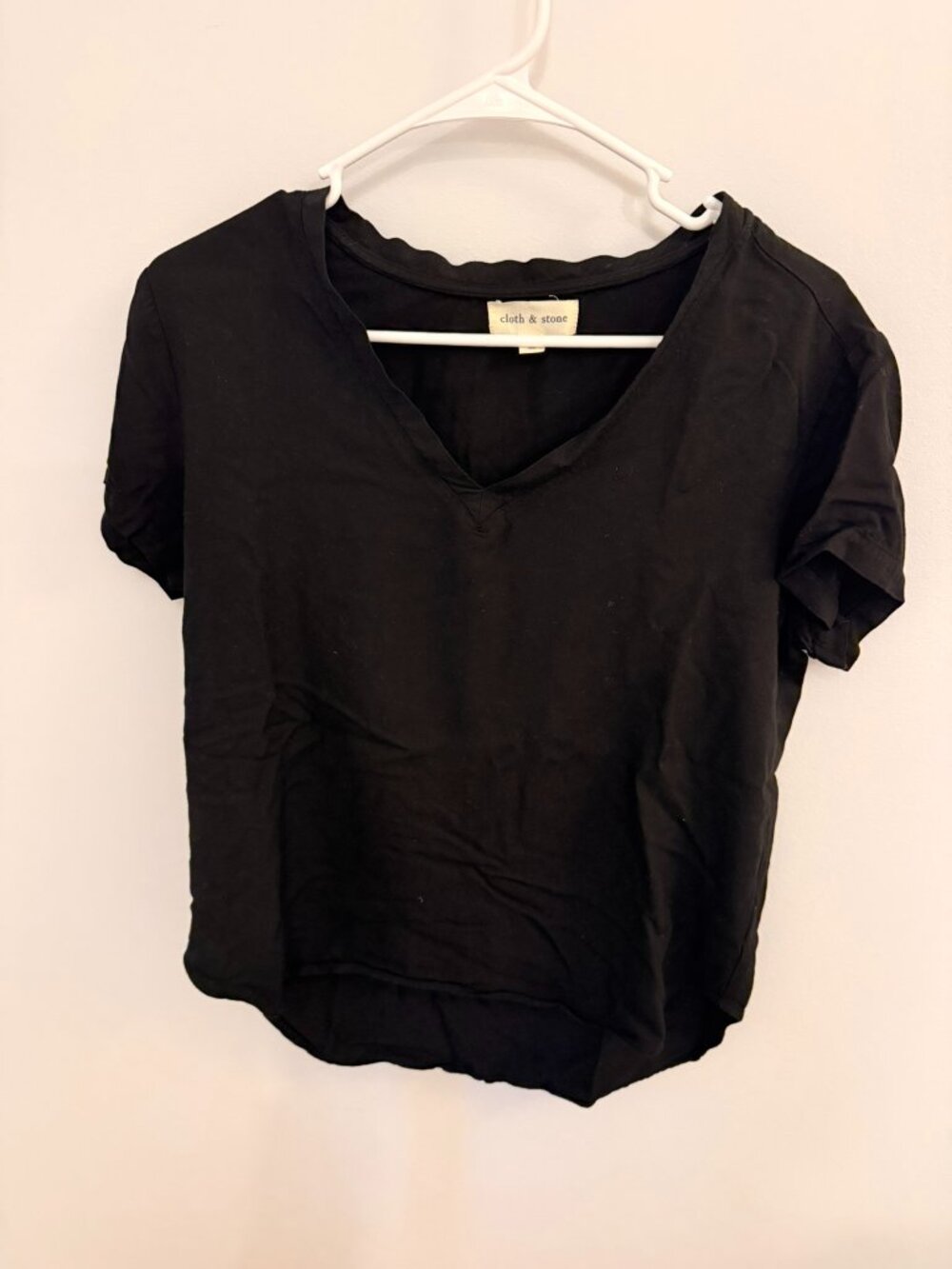 Cloth & Stone Black V Neck Short Sleeve Tee Medium